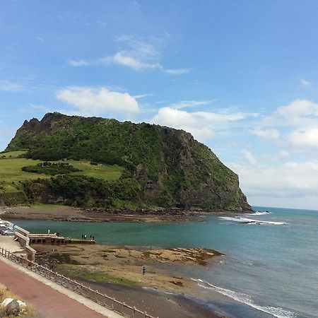 Nice View Guesthouse Seogwipo Exterior foto