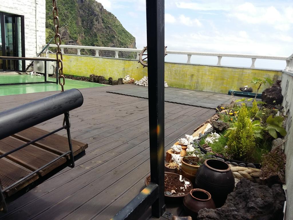 Nice View Guesthouse Seogwipo Exterior foto