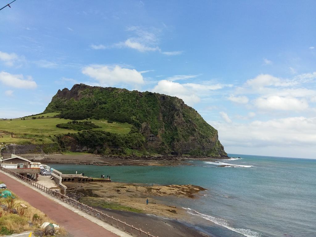 Nice View Guesthouse Seogwipo Exterior foto