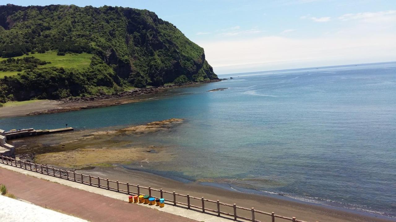 Nice View Guesthouse Seogwipo Exterior foto