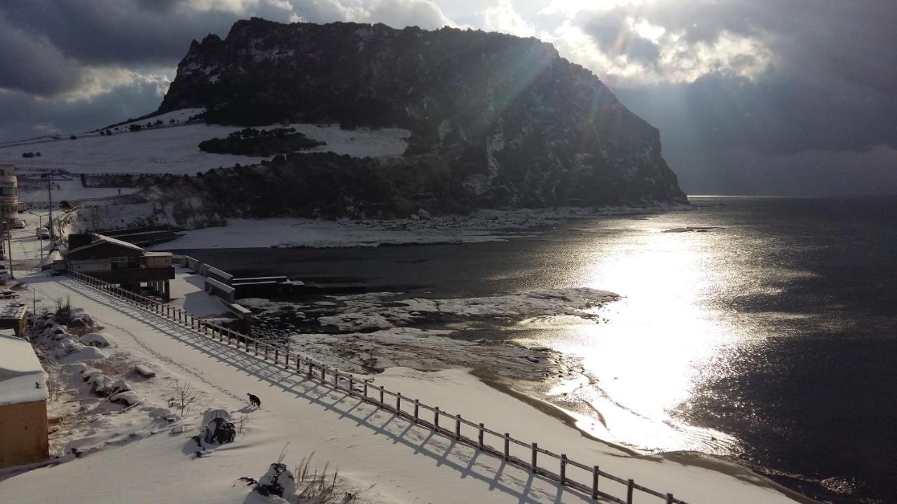 Nice View Guesthouse Seogwipo Exterior foto
