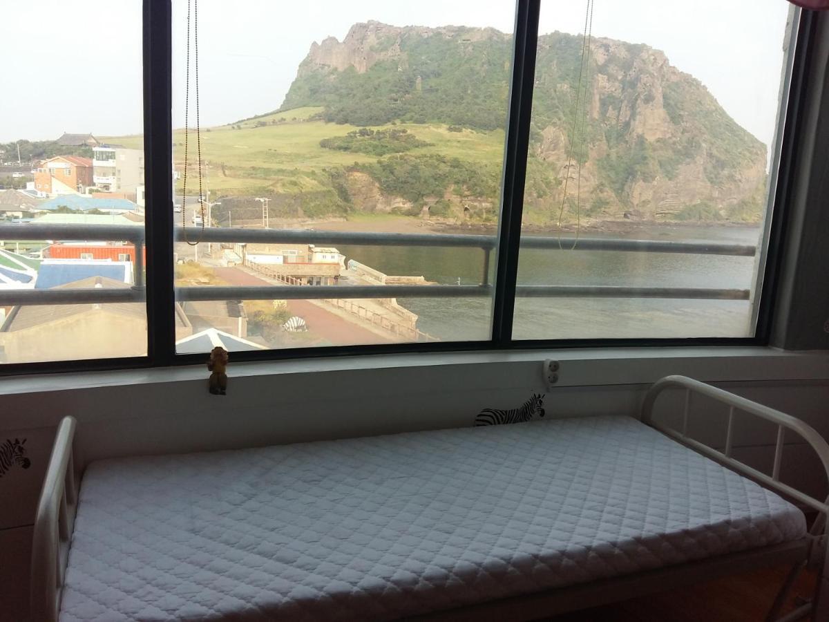 Nice View Guesthouse Seogwipo Exterior foto